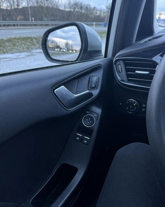 Ford Fiesta cena 36000 przebieg: 111000, rok produkcji 2018 z Wilamowice małe 172